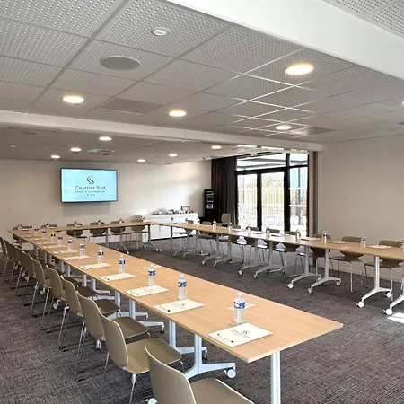 Courrier Sud فندق